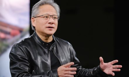 Bos Nvidia Tegaskan: Buat AI Sendiri Atau Ketinggalan Zaman!